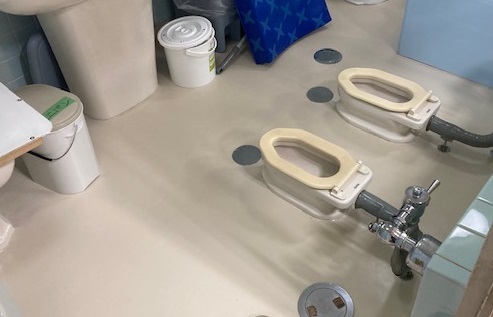 園児用トイレ床張り替え工事