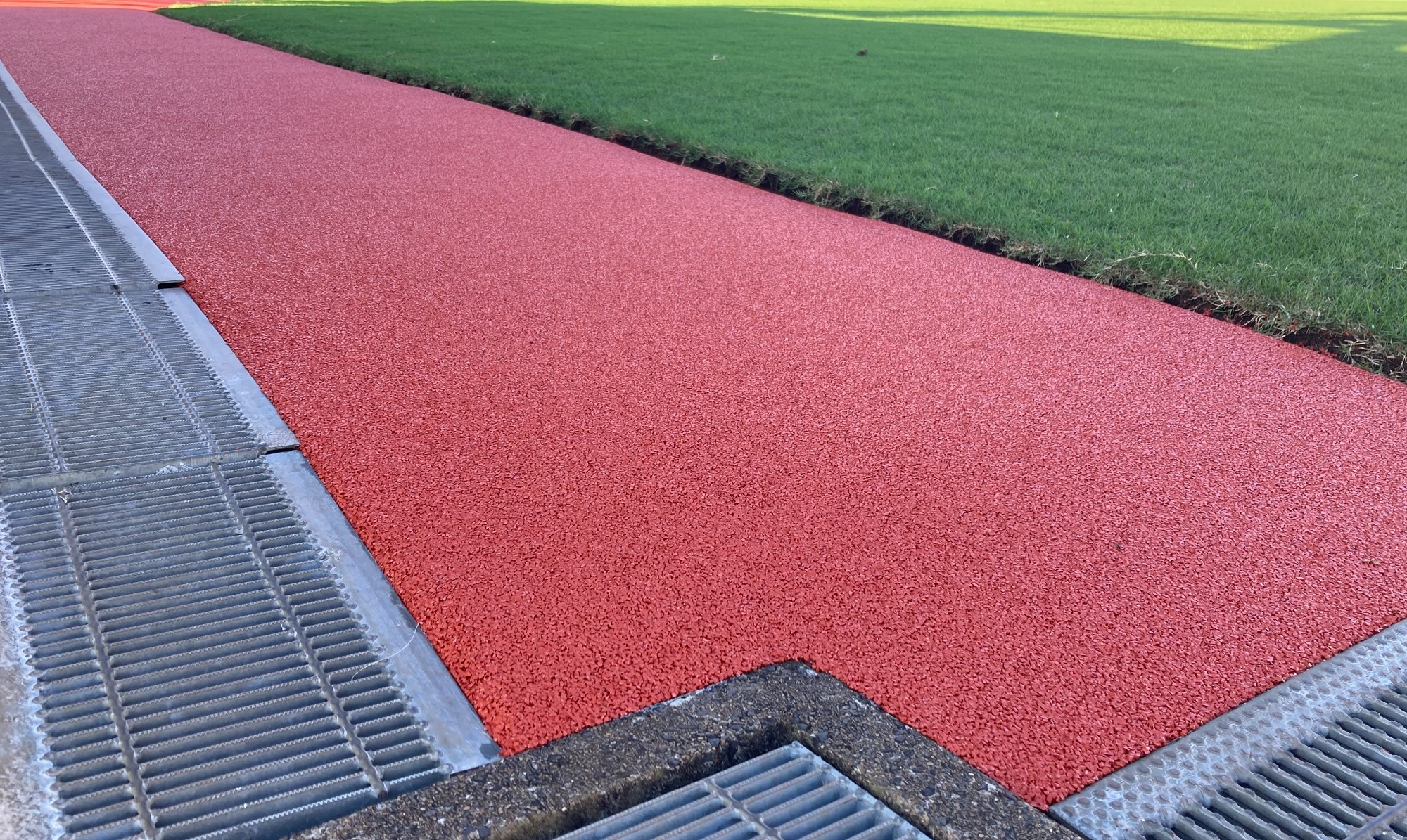 通路ゴムチップ舗装工事